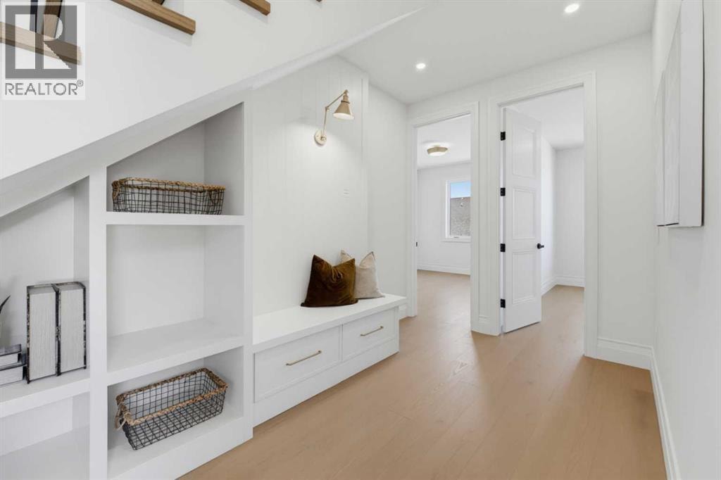 2032 52 Avenue SW — photo 18