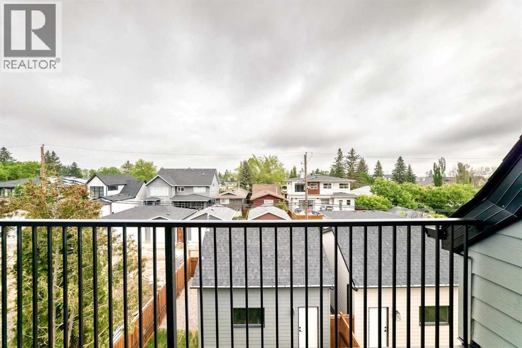 2034 52 Avenue SW — photo 28