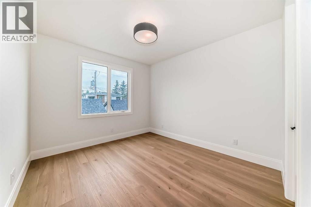 2034 52 Avenue SW — photo 38