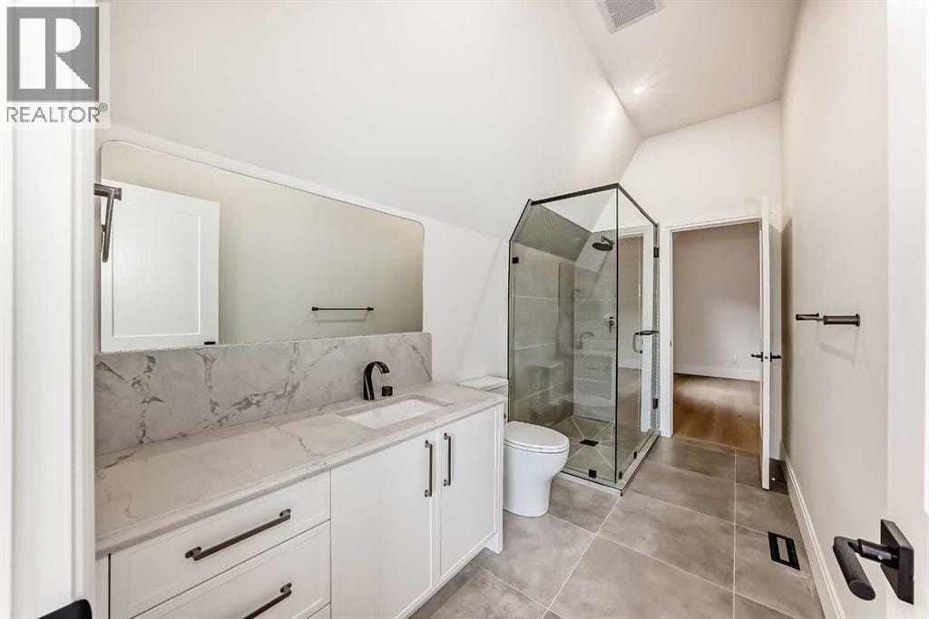 2034 52 Avenue SW — photo 26