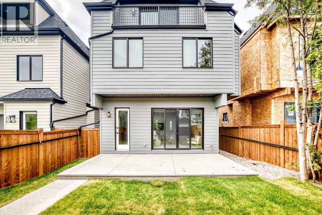 2034 52 Avenue SW — photo 42