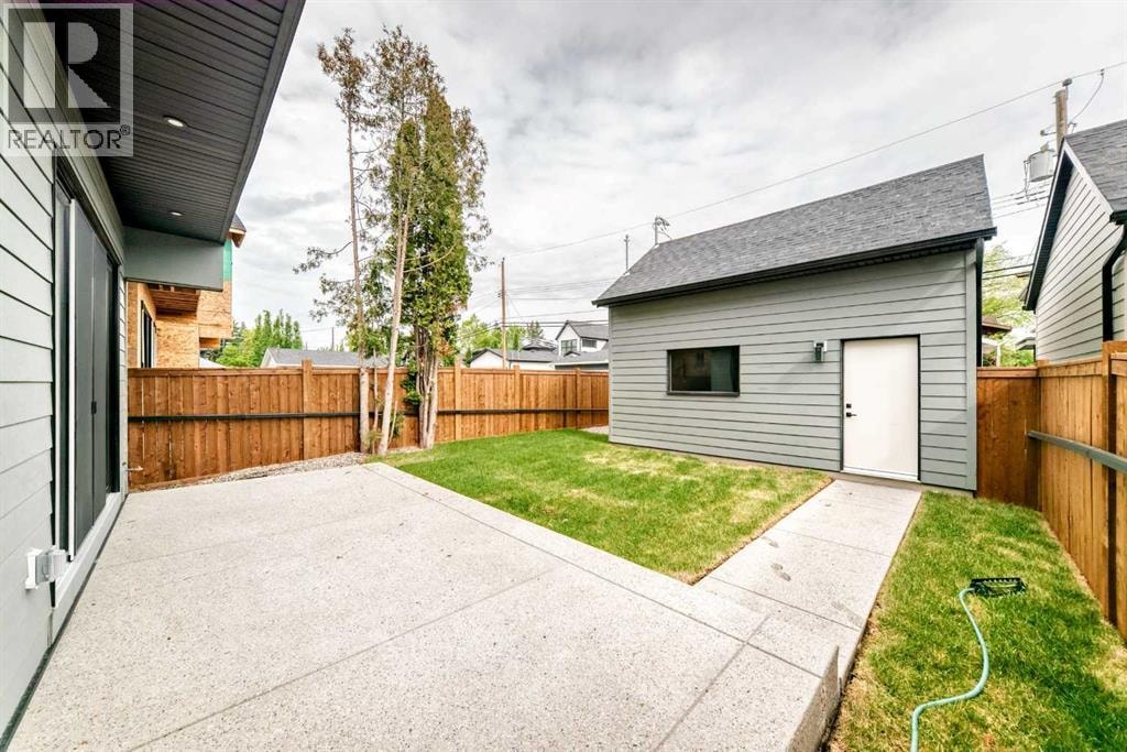 2034 52 Avenue SW — photo 43