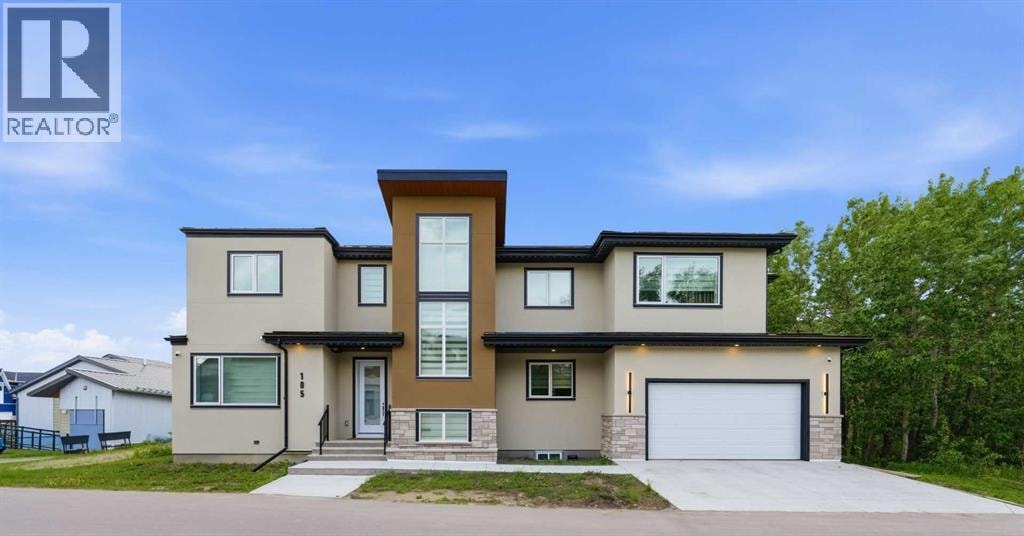 105 Rockhaven Green NW — photo 2