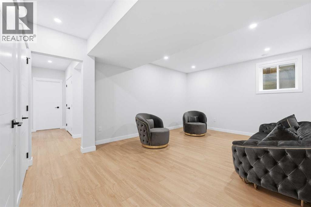 105 Rockhaven Green NW — photo 38