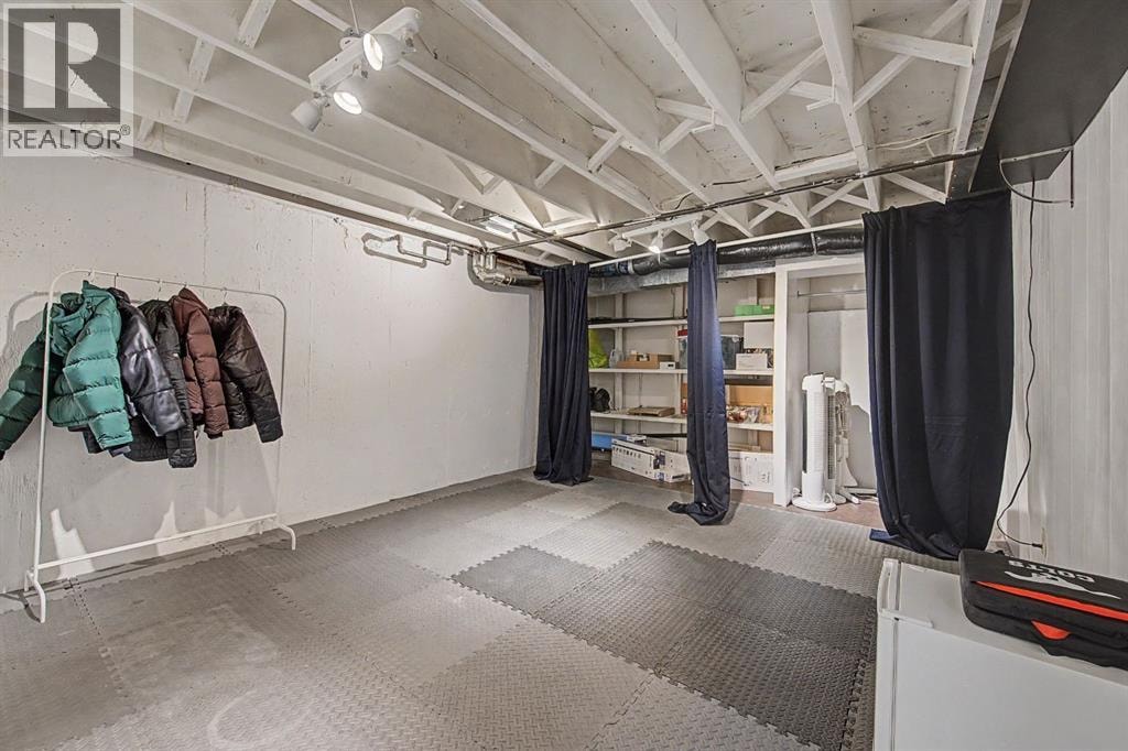 4405 33 Avenue SW — photo 29