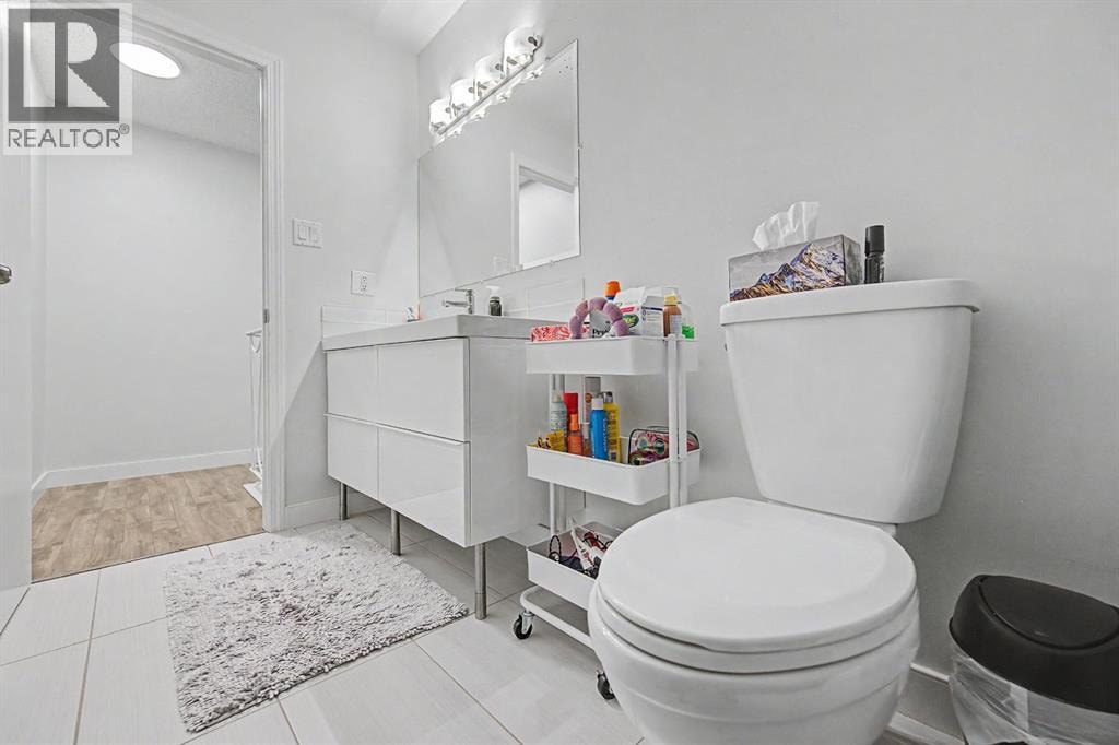 4405 33 Avenue SW — photo 21