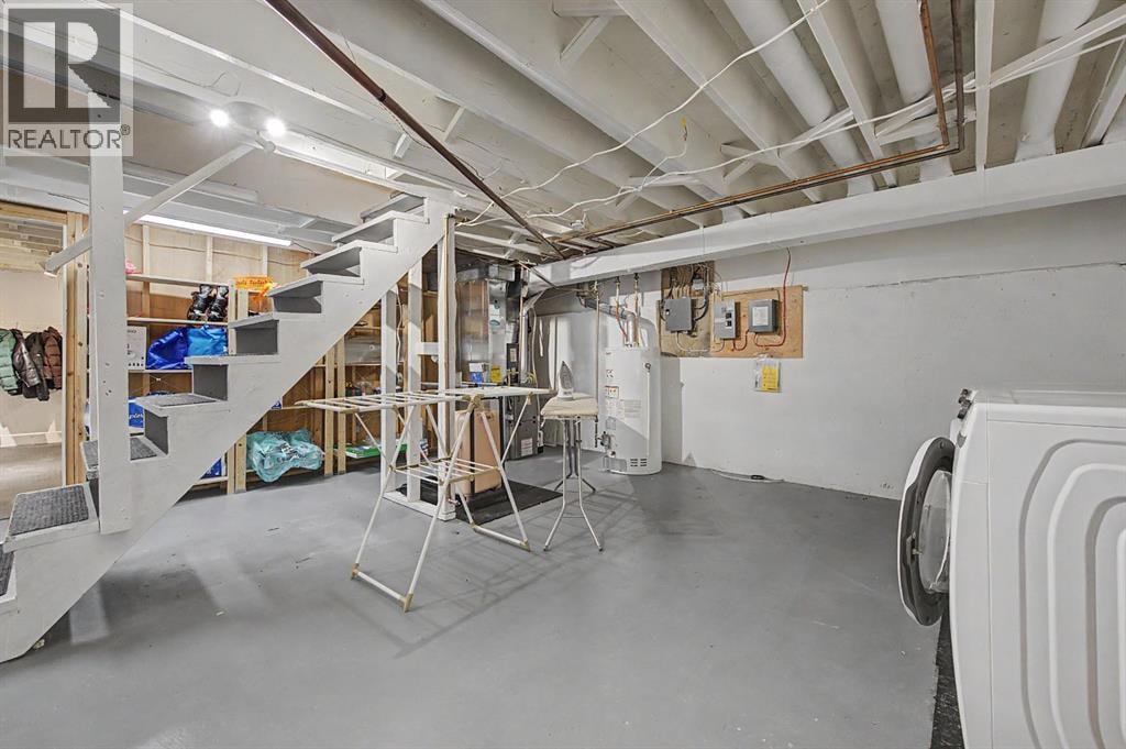 4405 33 Avenue SW — photo 26