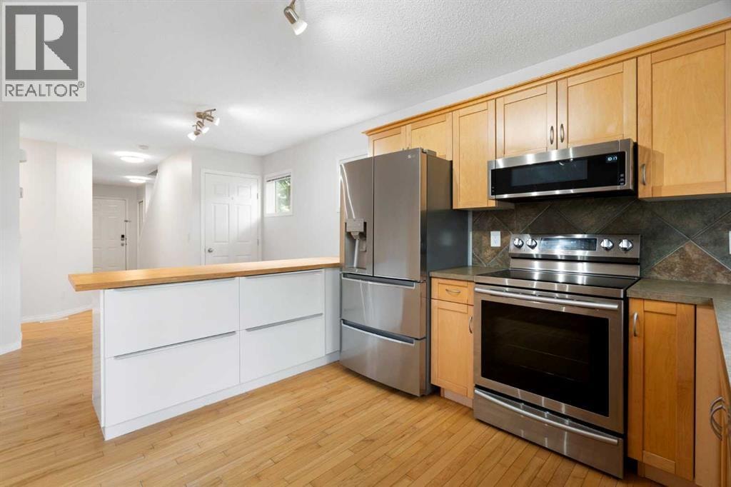 112 Royal Oak Gardens NW — photo 6