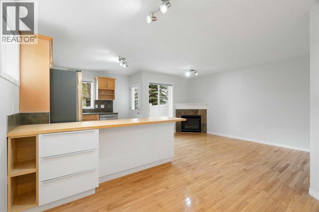 112 Royal Oak Gardens NW — photo 11
