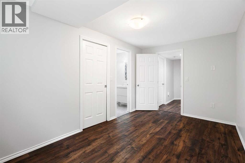 112 Royal Oak Gardens NW — photo 26