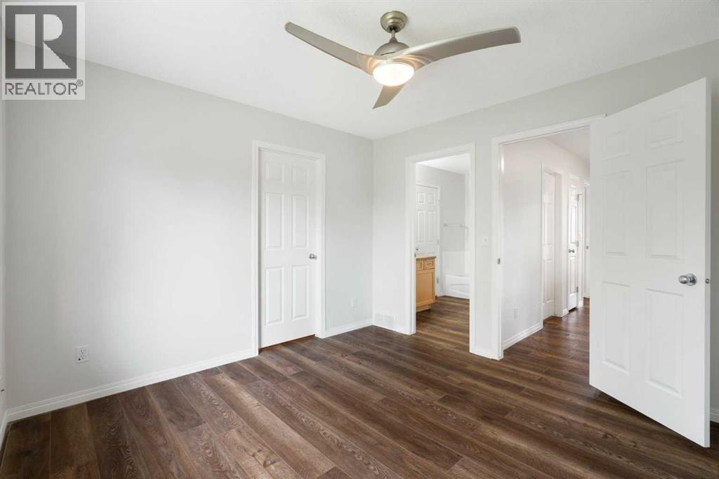 112 Royal Oak Gardens NW — photo 15