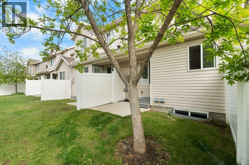 112 Royal Oak Gardens NW — photo 30