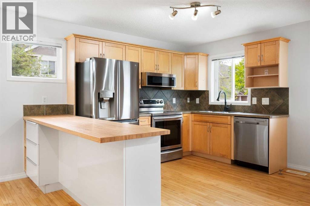 112 Royal Oak Gardens NW — photo 5