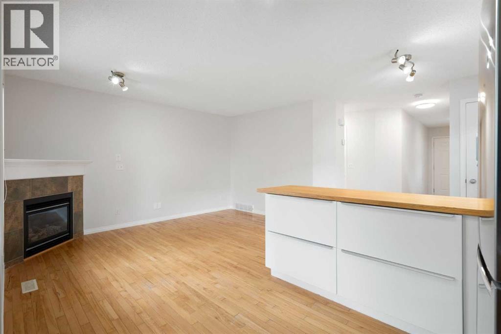 112 Royal Oak Gardens NW — photo 7
