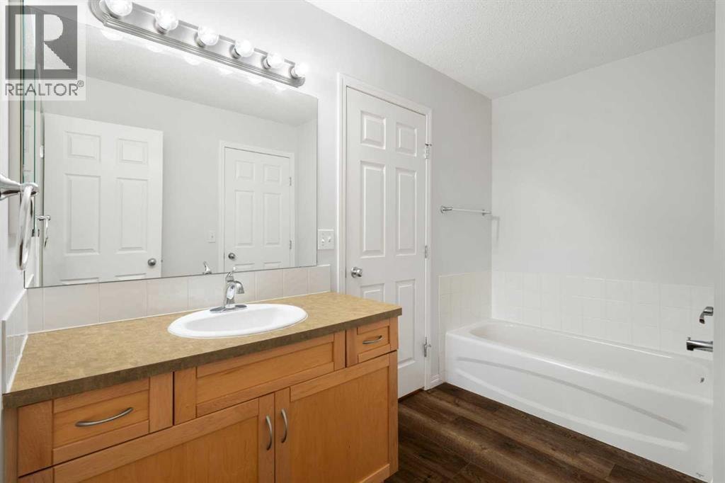 112 Royal Oak Gardens NW — photo 17