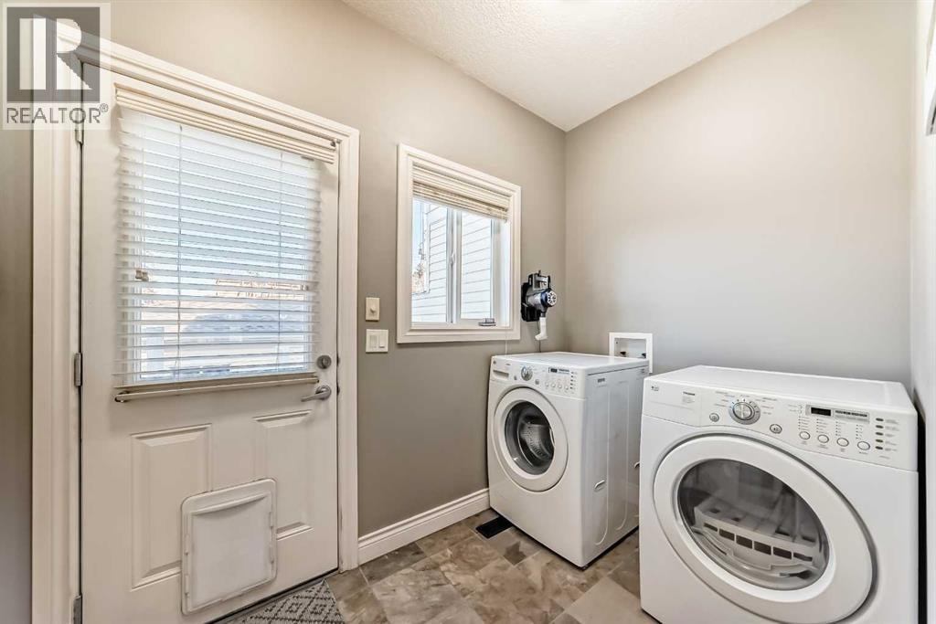 1444 40 Street SW — photo 16