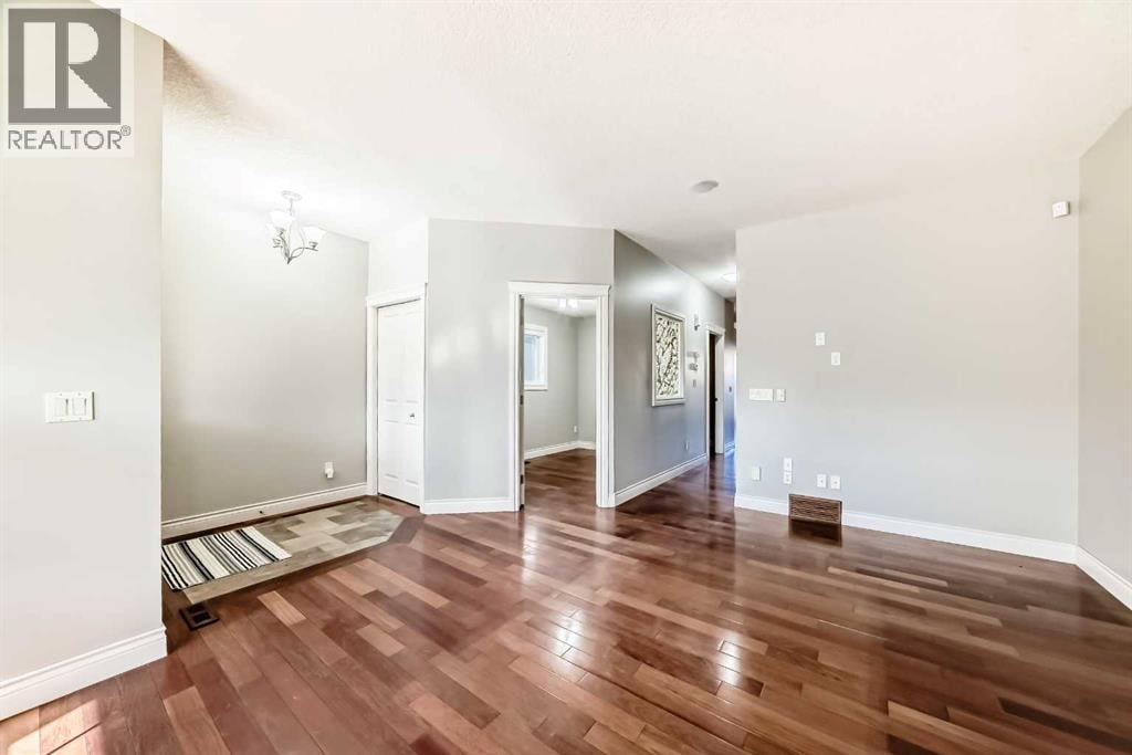1444 40 Street SW — photo 7