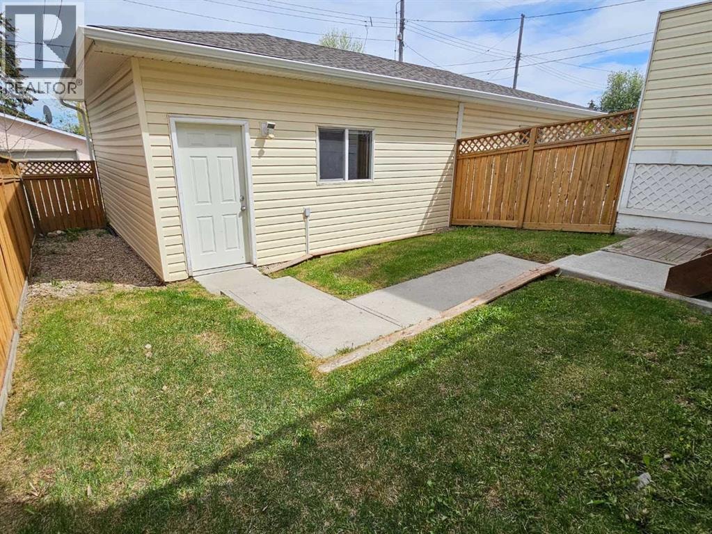 1444 40 Street SW — photo 31