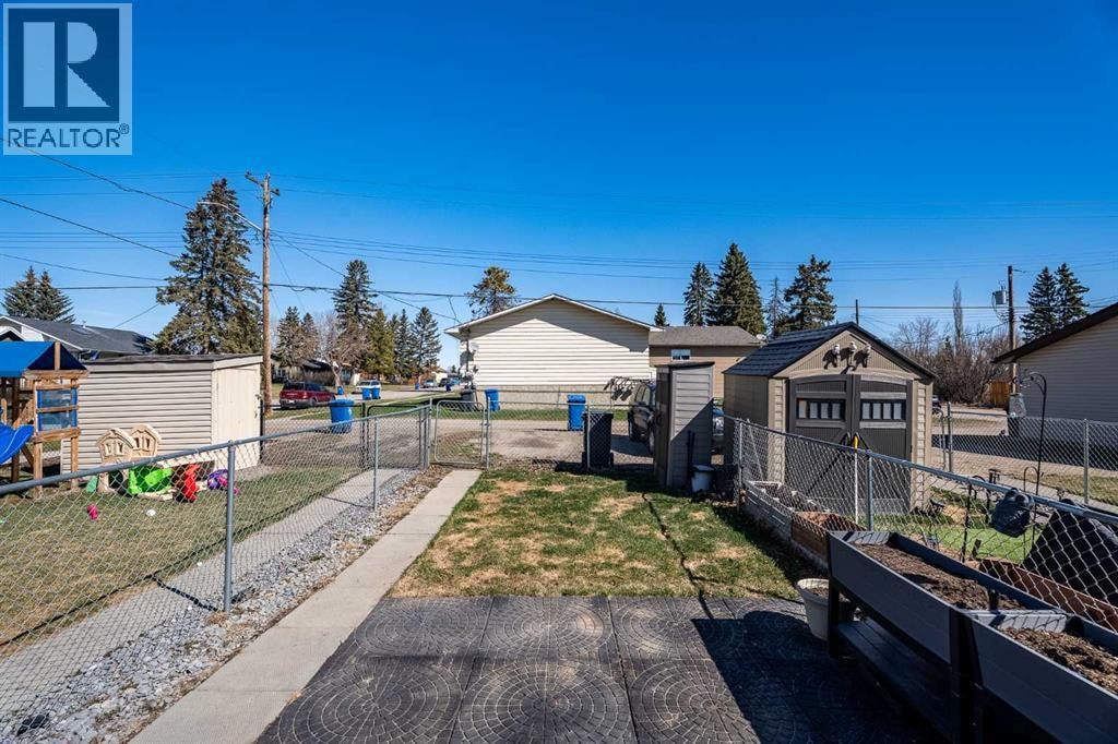 1118 Limit Avenue — photo 36