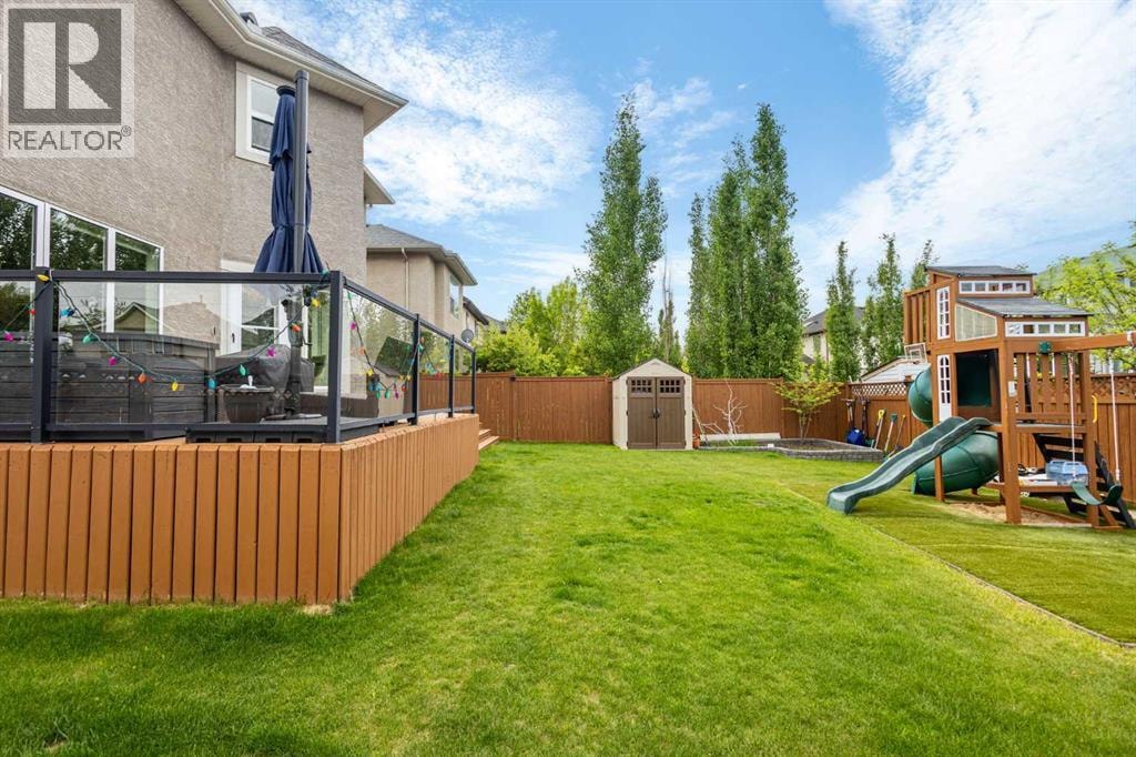 23 Strathlea Crescent SW — photo 42