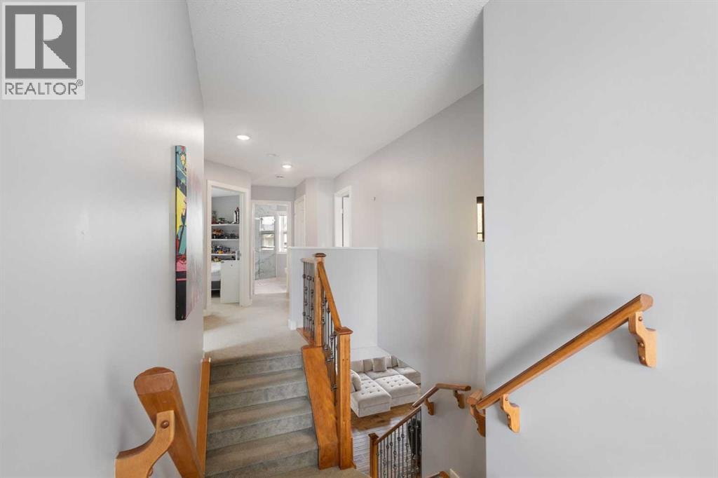 23 Strathlea Crescent SW — photo 15