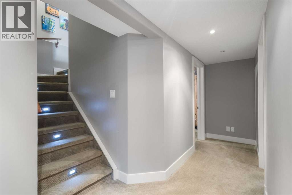 23 Strathlea Crescent SW — photo 30