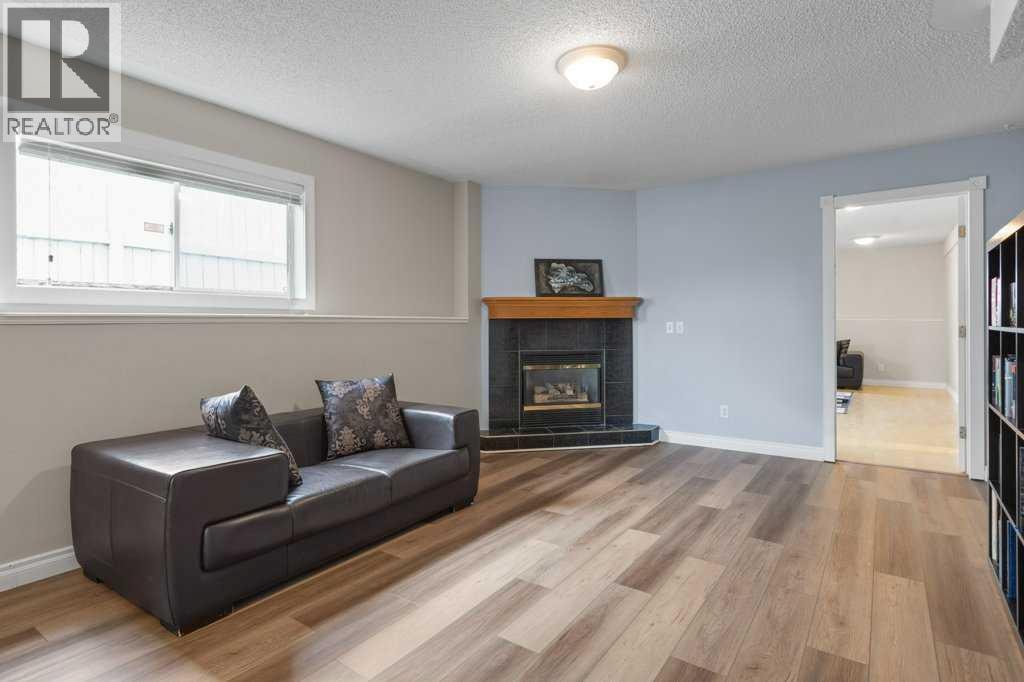 202 Willowbrook Close NW — photo 21