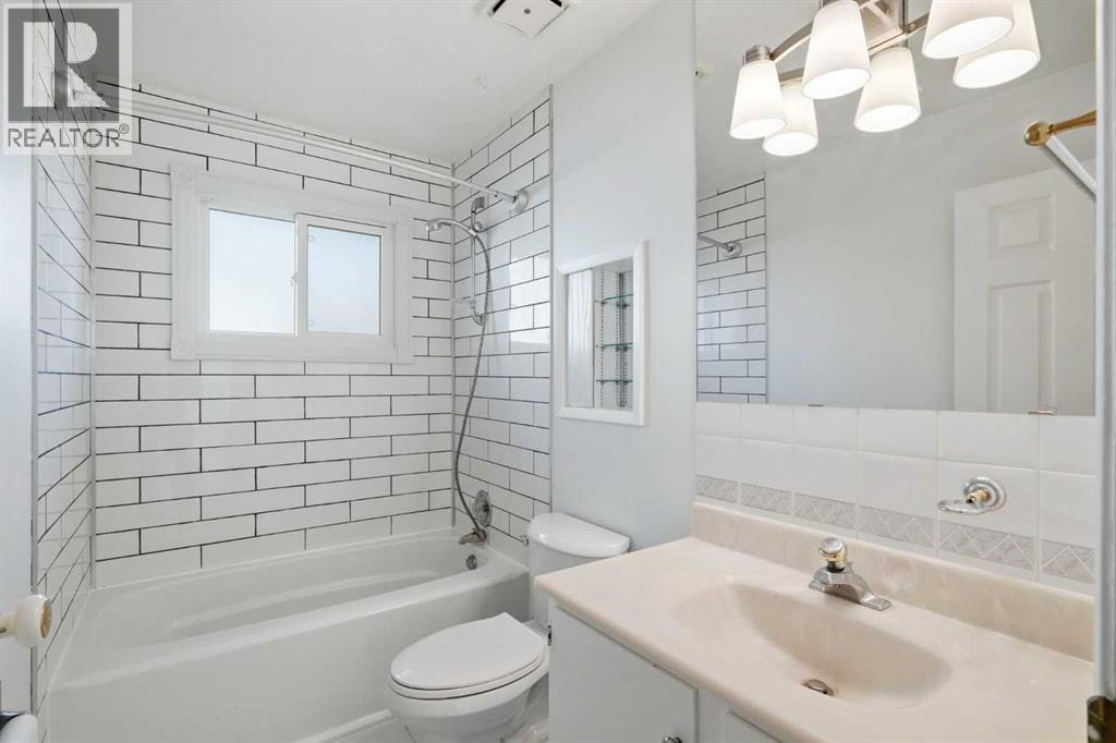 6119 Blackthorn Crescent NE — photo 14