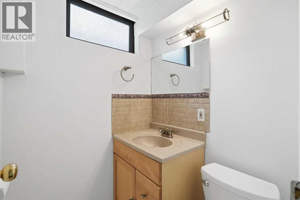 6119 Blackthorn Crescent NE — photo 21
