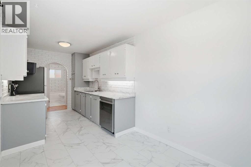 6119 Blackthorn Crescent NE — photo 9