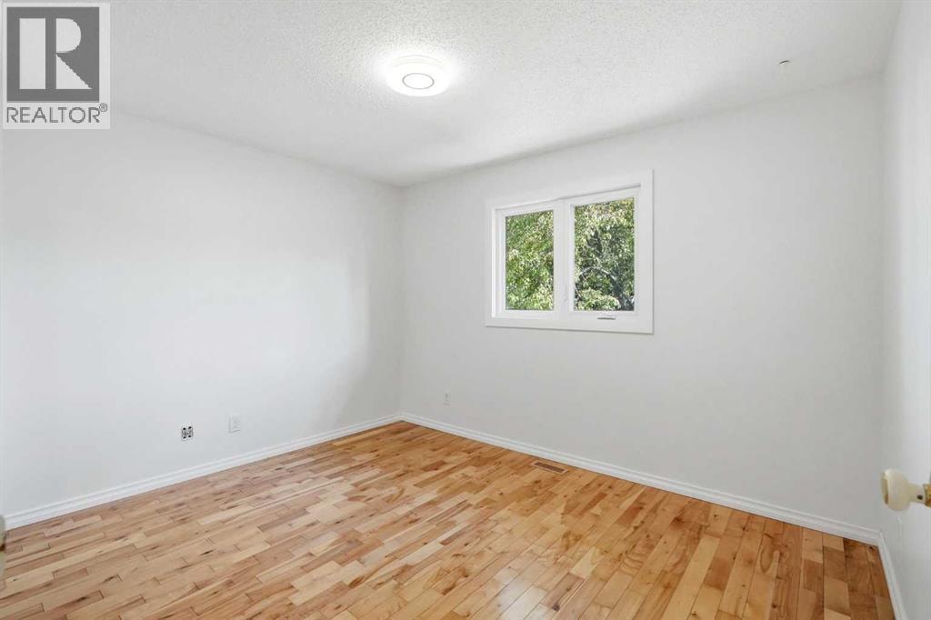 6119 Blackthorn Crescent NE — photo 11