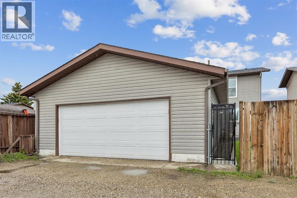 2129 Summerfield Boulevard SE — photo 44