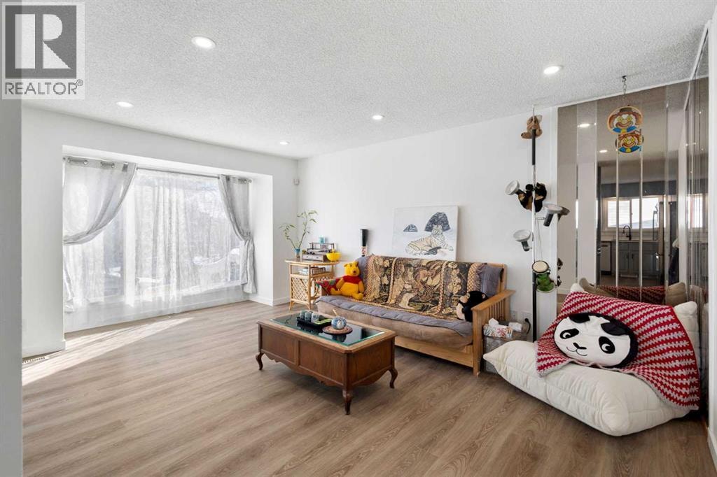 95 Beddington Way NE — photo 4