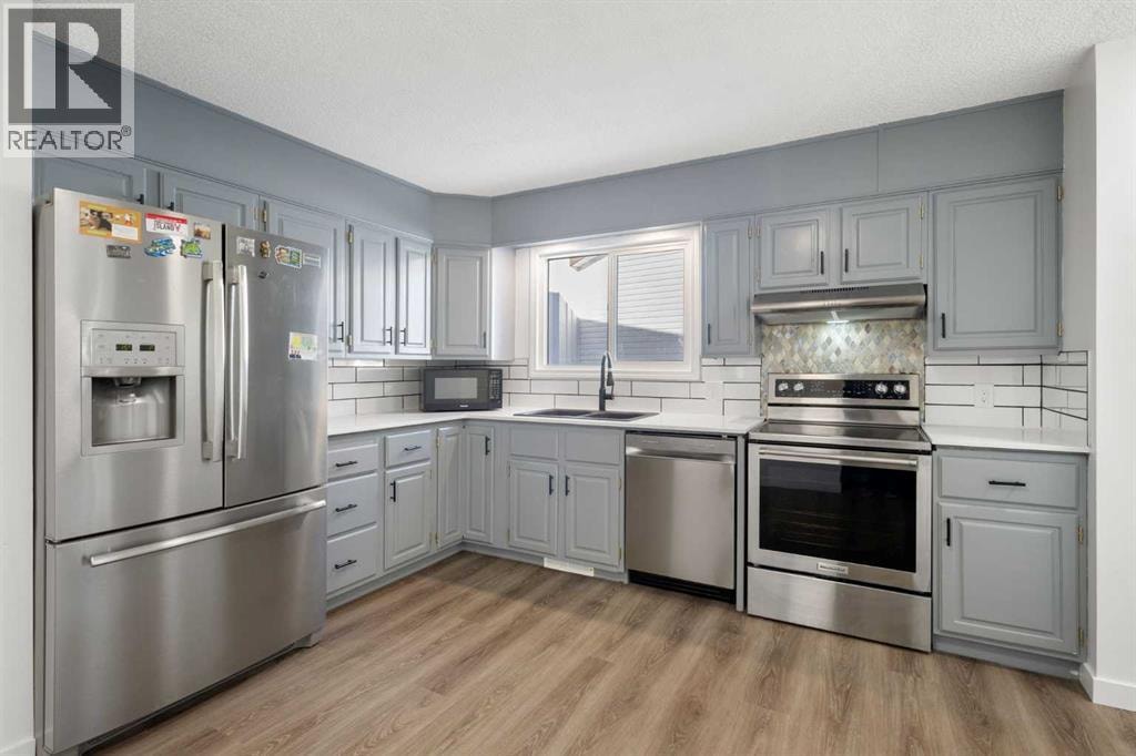 95 Beddington Way NE — photo 3