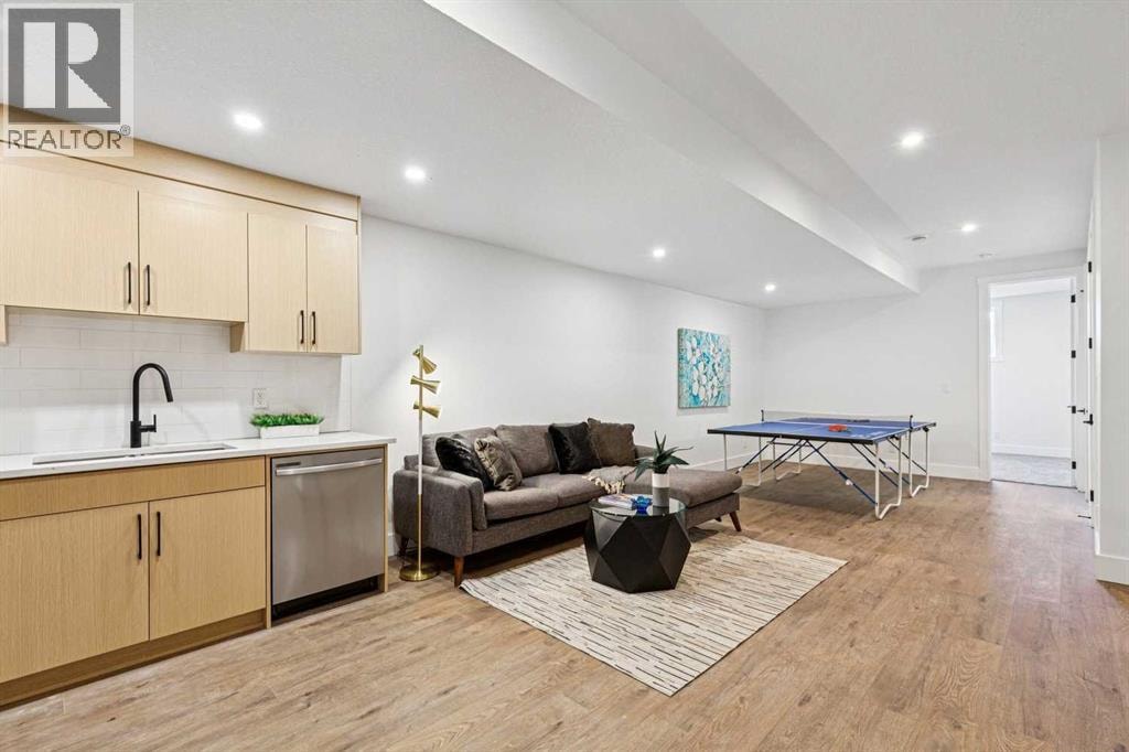 1527 29 Avenue SW — photo 38