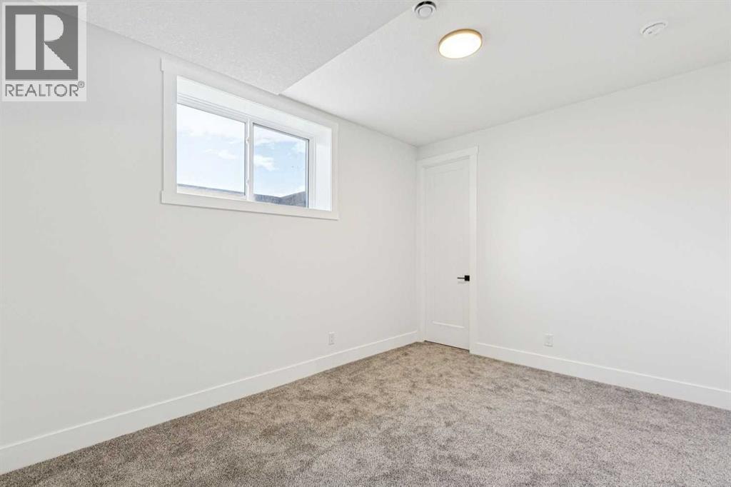 1527 29 Avenue SW — photo 46
