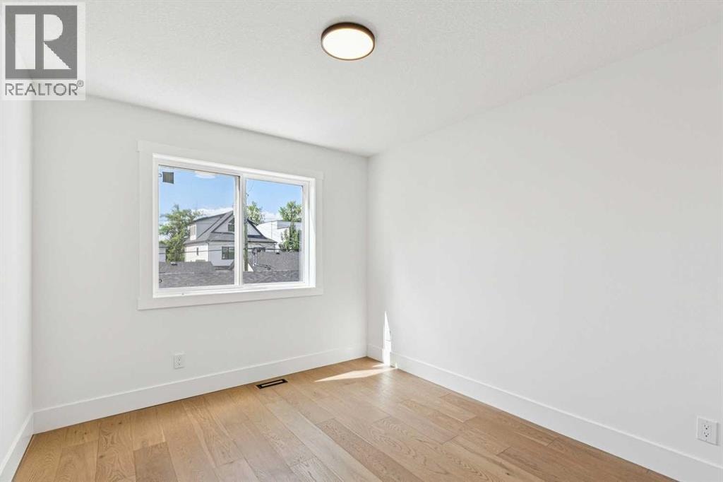 1527 29 Avenue SW — photo 27