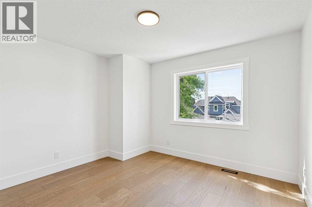 1527 29 Avenue SW — photo 28