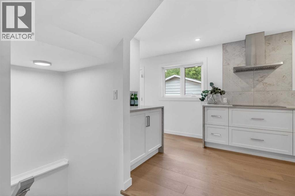 928 Maplecroft Road SE — photo 16