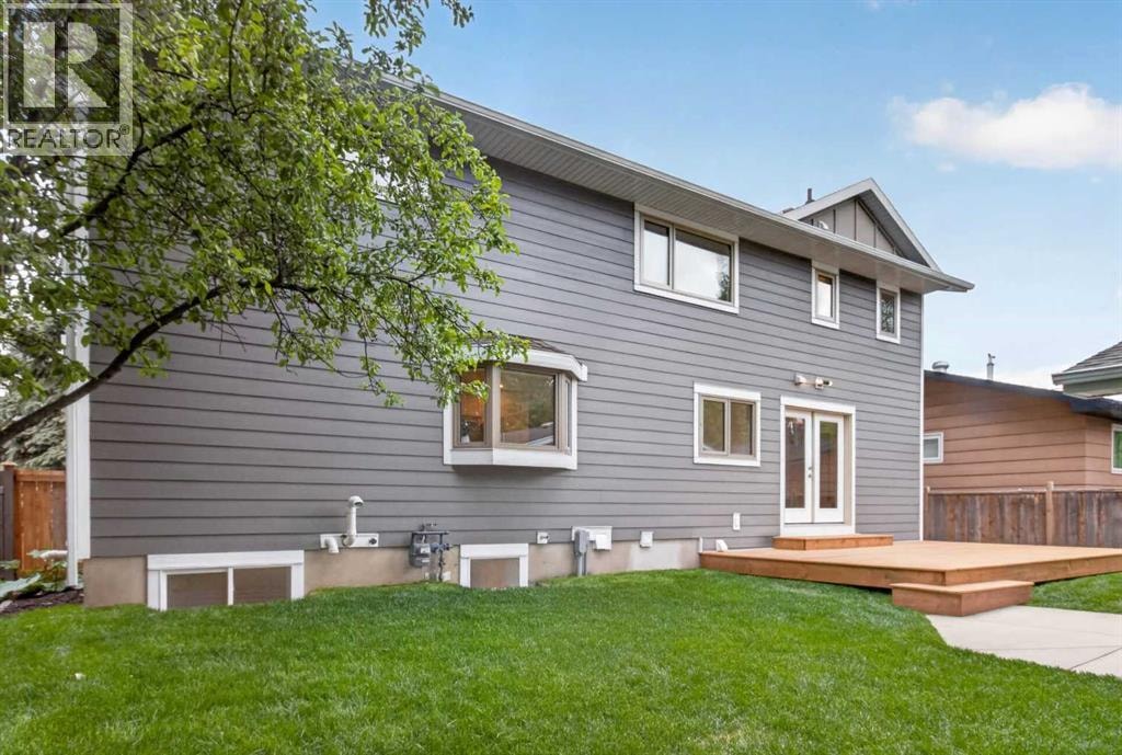 928 Maplecroft Road SE — photo 38