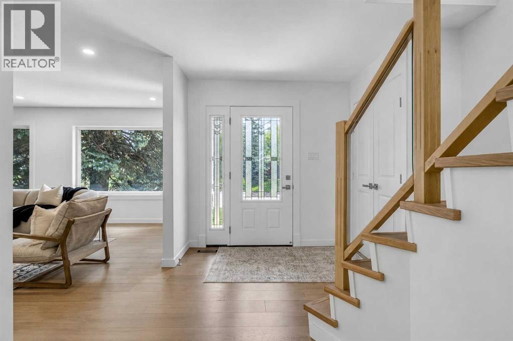 928 Maplecroft Road SE — photo 3