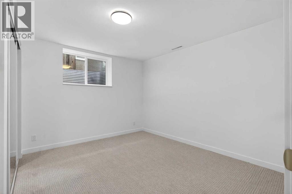 928 Maplecroft Road SE — photo 34