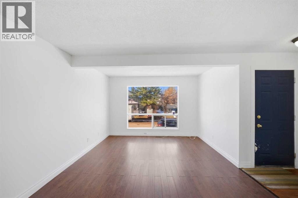 19 Appletree Close SE — photo 11