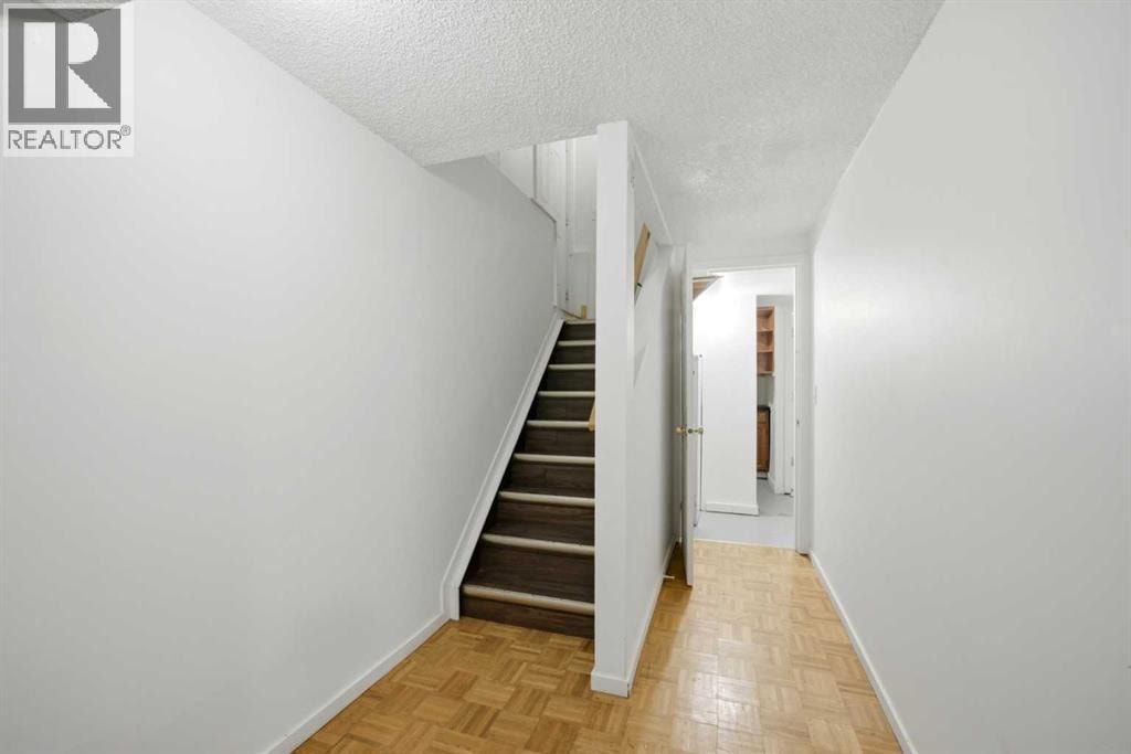 19 Appletree Close SE — photo 33