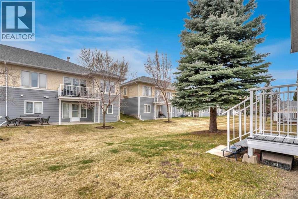 35, 72 Millside Drive SW — photo 24