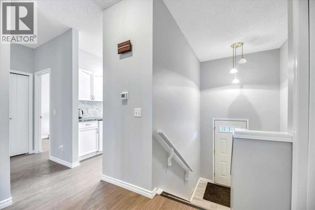 35, 72 Millside Drive SW — photo 5