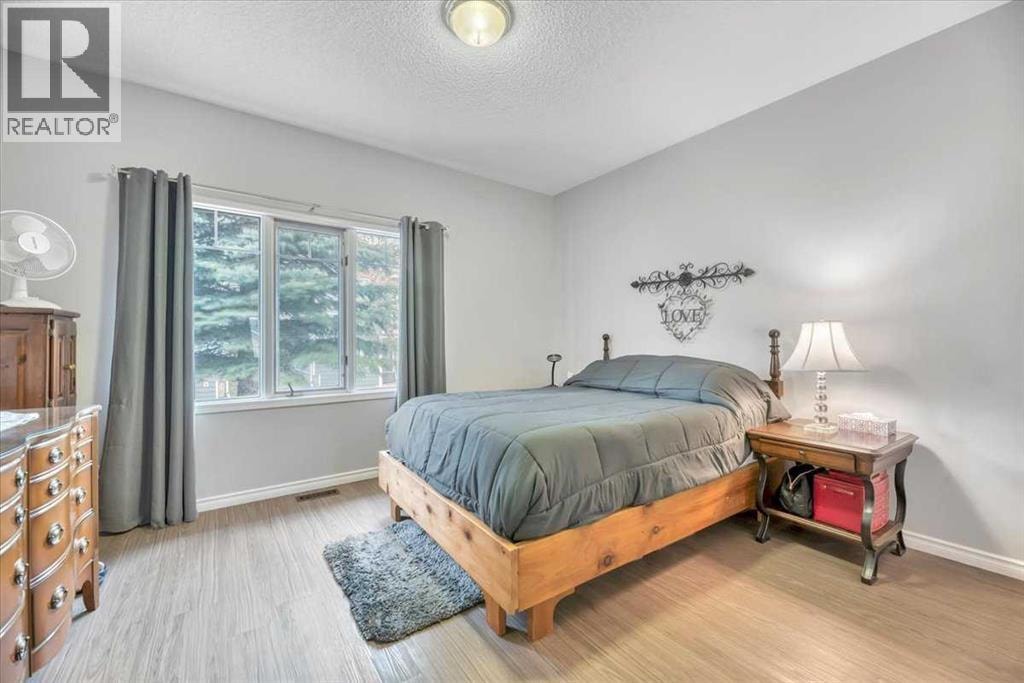 35, 72 Millside Drive SW — photo 22
