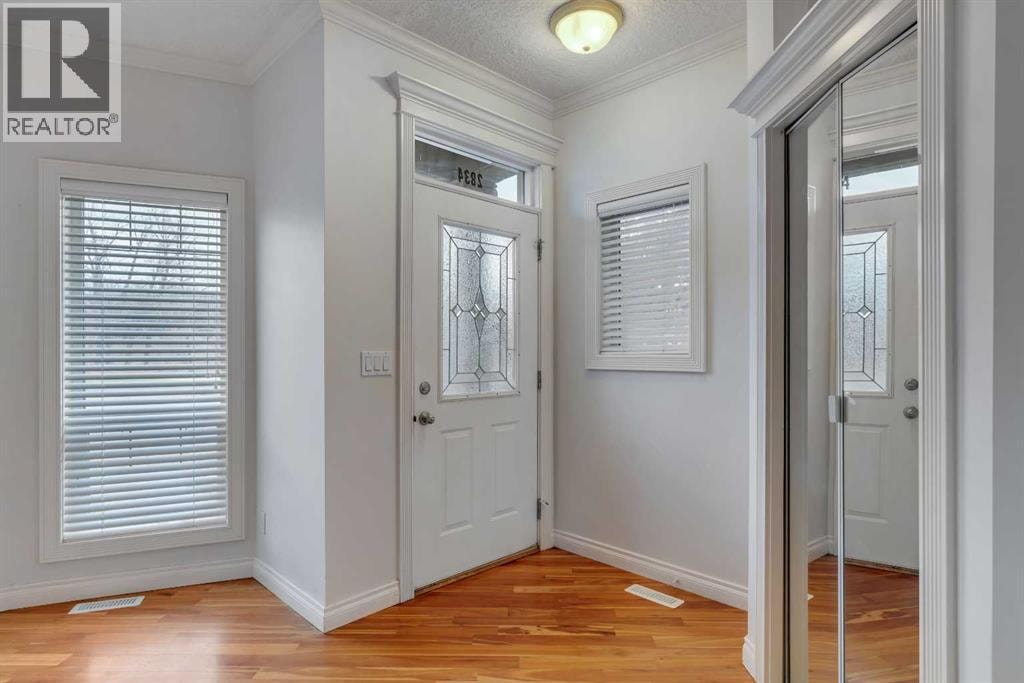 2834 Parkdale Boulevard NW — photo 2