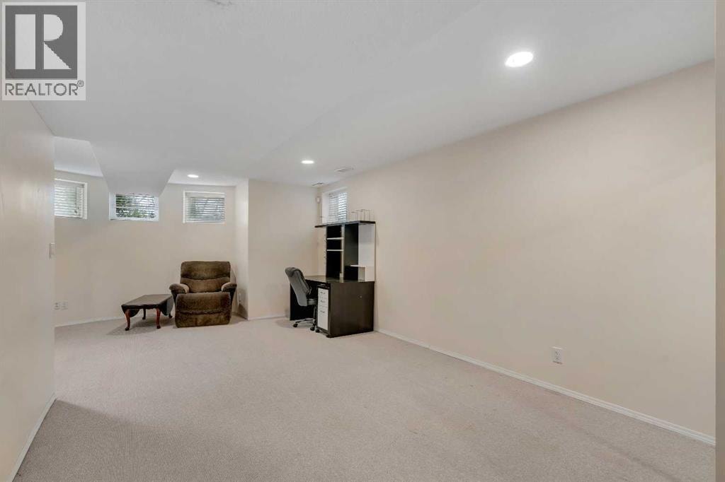 2834 Parkdale Boulevard NW — photo 33
