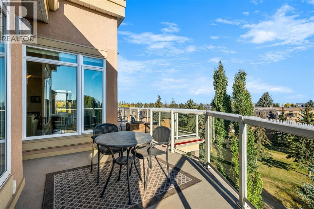 404, 4 Hemlock Crescent SW — photo 31